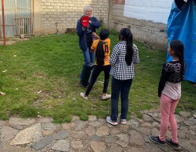 Selbstverteidigung in Curahuasi, Peru